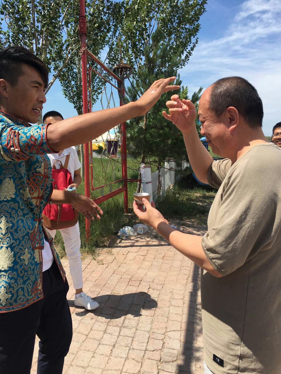 進(jìn)獻(xiàn)哈達(dá)